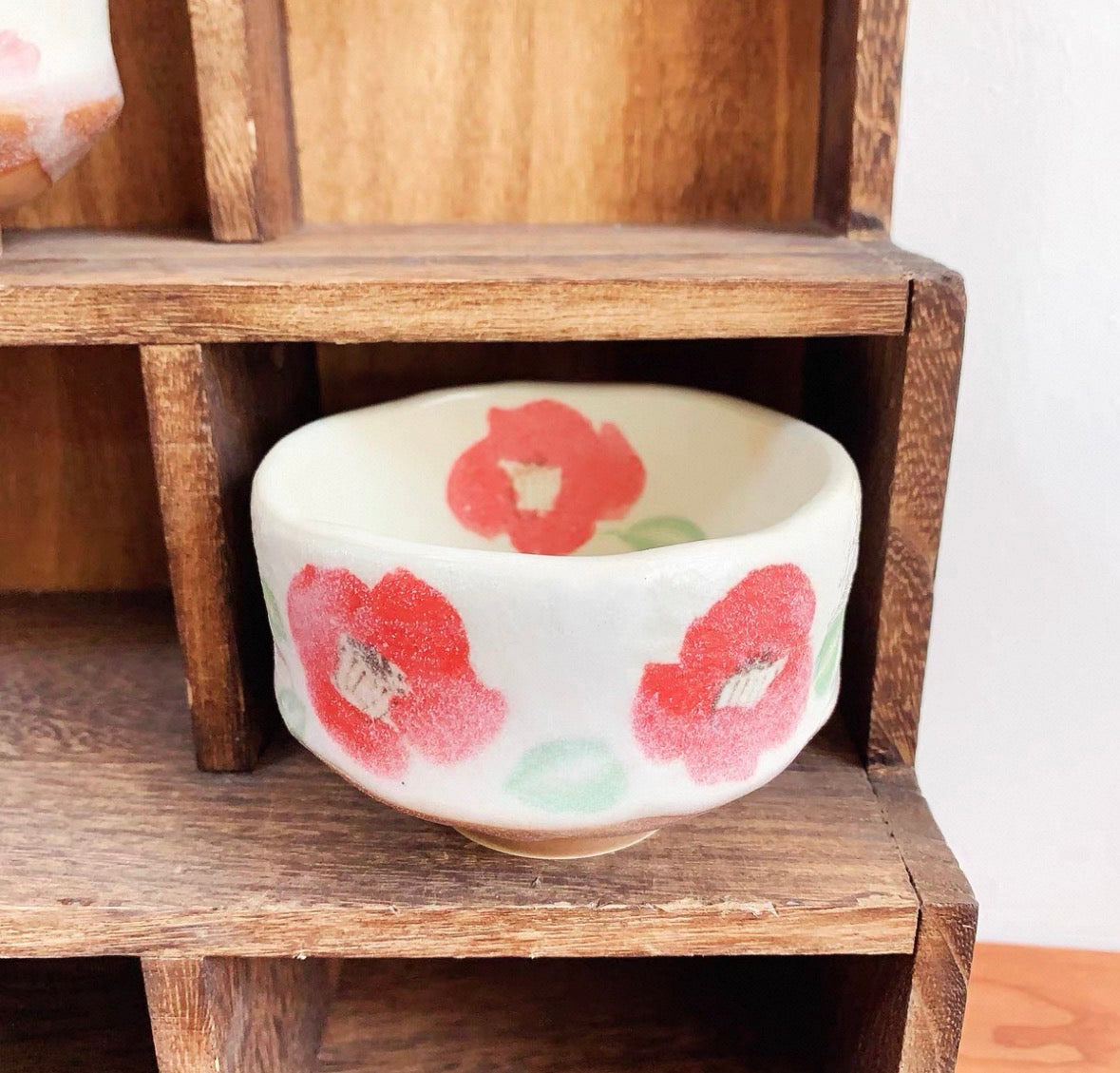 Hatsuichi Small Mino ware Bowl Scarlet Tsubaki