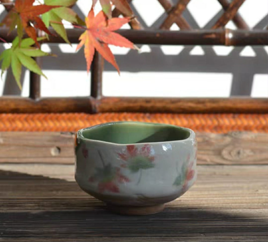 Hatsuichi Small Mino ware Bowl Seasonal Maple Leaves
